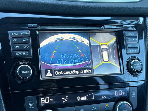 Used 2015 Nissan Rogue SL image 22