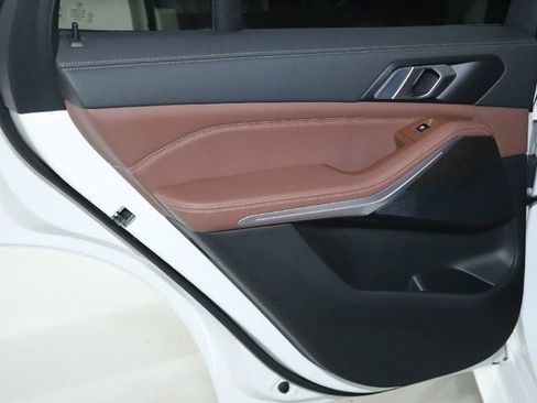 Certified 2022 BMW X5 xDrive45e w/ M Sport Package image 15