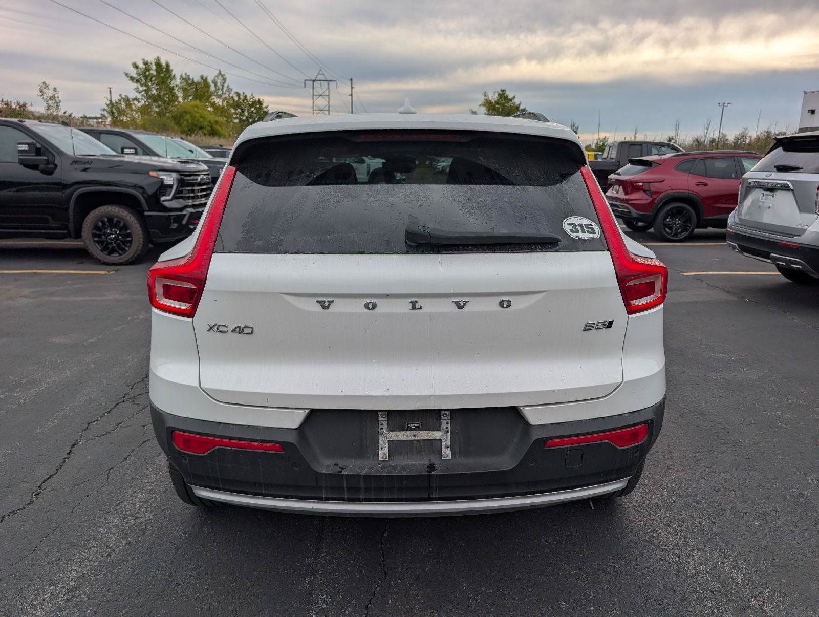 Used 2023 Volvo XC40 B5 Plus w/ Climate Package AWD/4WD image 6
