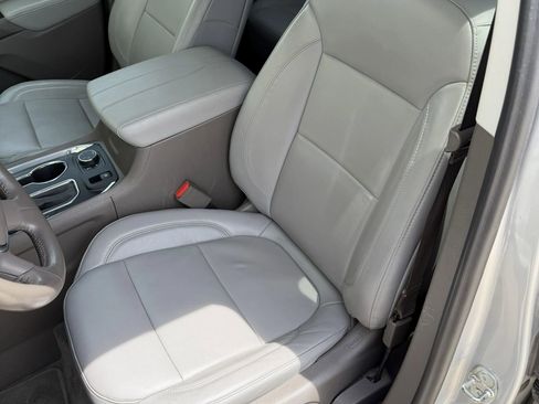 Used 2020 Chevrolet Traverse LT w/ Driver Confidence II Package AWD/4WD image 7