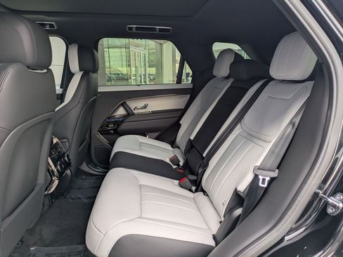 New 2026 Land Rover Range Rover Sport Dynamic SE image 18