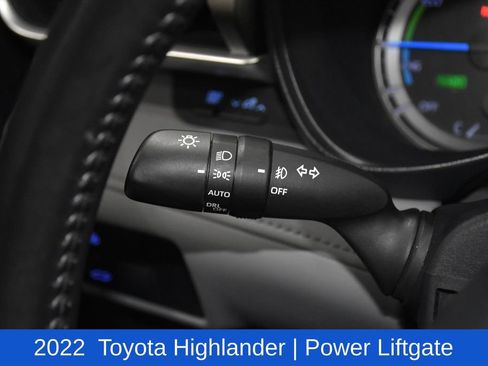 Used 2022 Toyota Highlander LE image 10