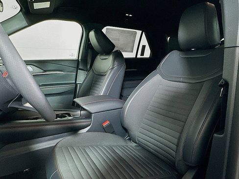 New 2026 Ford Explorer ST-Line w/ ST-Line Street Pack image 7