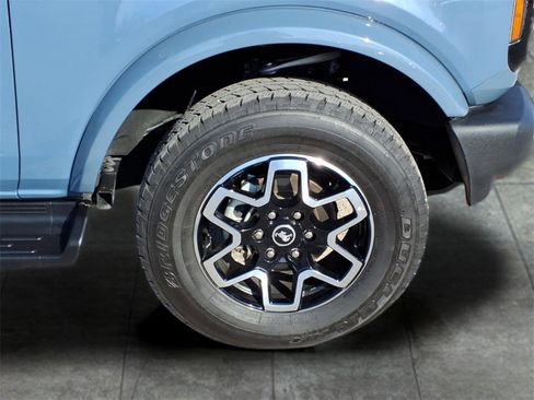 Used 2025 Ford Bronco Outer Banks image 6