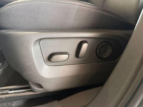 Used 2024 Buick Envision Preferred AWD/4WD image 24