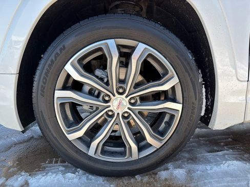 Used 2021 GMC Terrain Denali w/ Denali Premium Package image 8