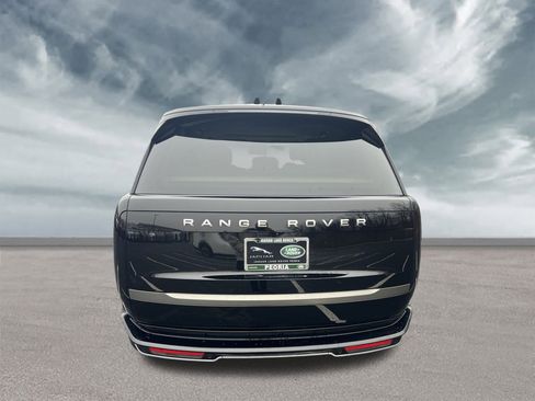 Certified 2025 Land Rover Range Rover SE image 4
