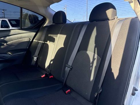 Used 2015 Nissan Versa SV FWD image 12