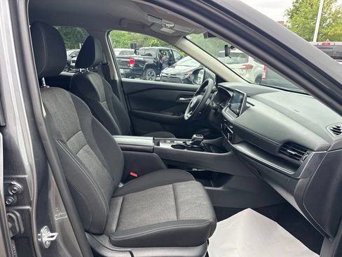 Used 2024 Nissan Rogue SV FWD image 32