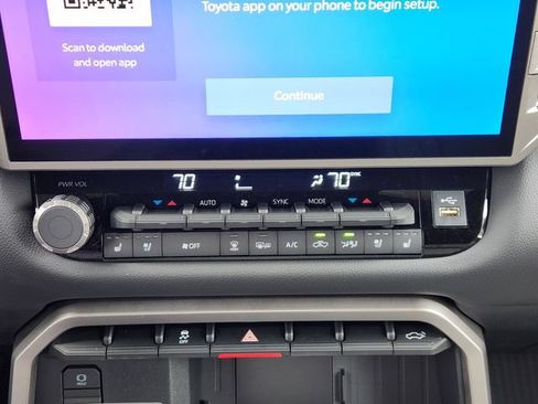 New 2026 Toyota Tundra Limited AWD/4WD image 18