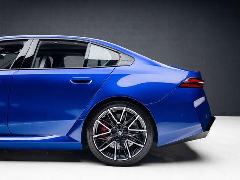 Used 2025 BMW M5 image 20