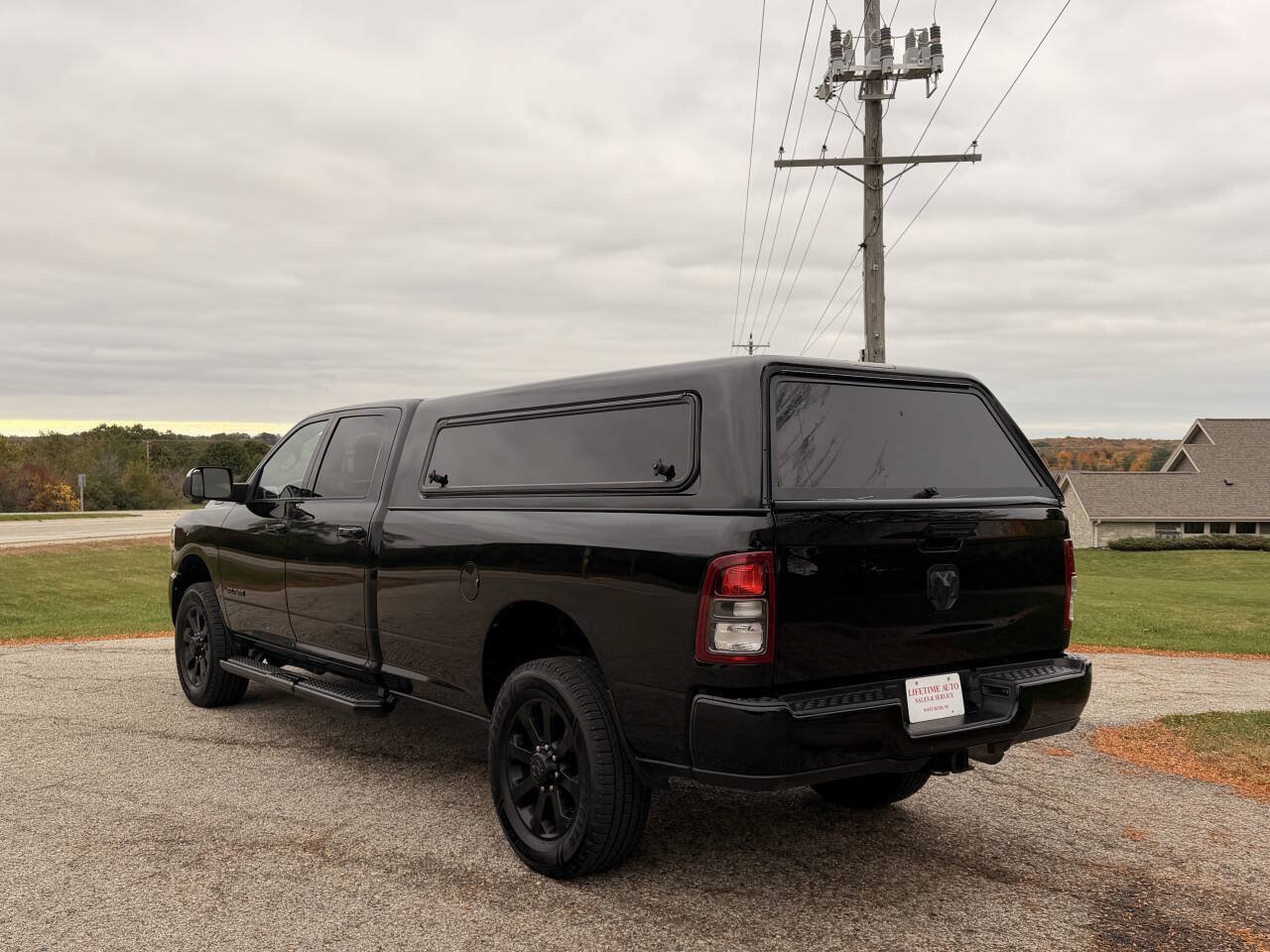 Used 2022 RAM 2500 Lone Star w/ Night Edition AWD/4WD image 3