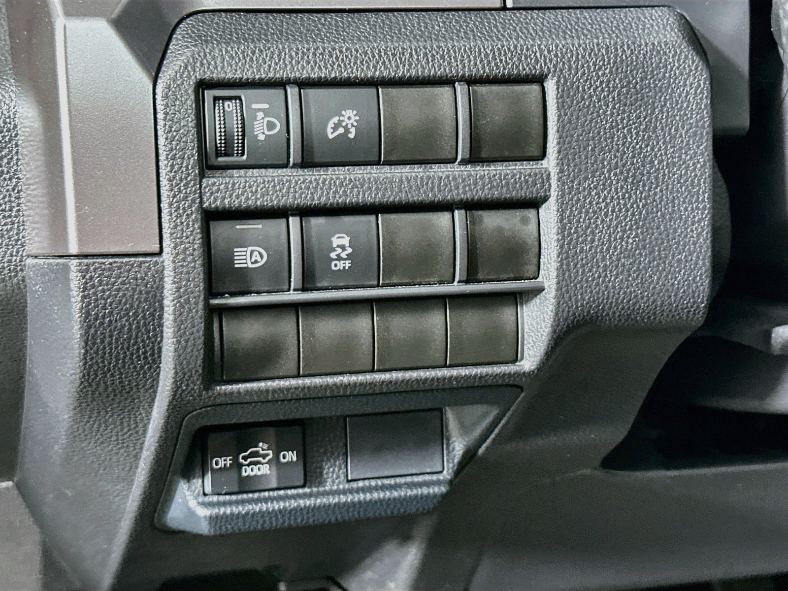 Certified 2026 Toyota Tacoma SR5 AWD/4WD image 10