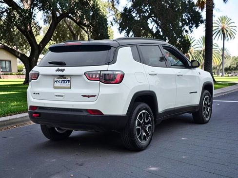 Used 2025 Jeep Compass Trailhawk AWD/4WD image 5