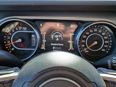 Used 2021 Jeep Wrangler Unlimited Sahara w/ Uconnect 4C Nav & Sound Group AWD/4WD image 14