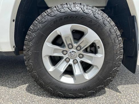 Used 2019 RAM 1500 Laramie AWD/4WD image 15