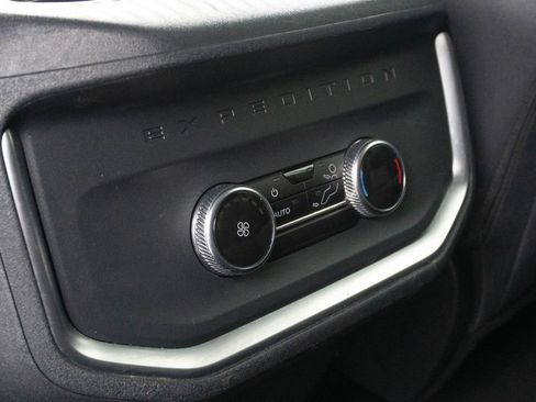 Used 2025 Ford Expedition Active RWD image 25