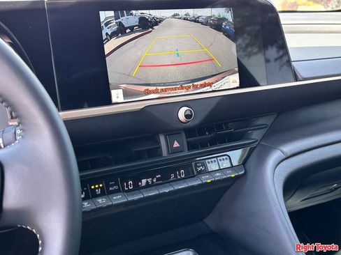 Certified 2026 Toyota Crown Signia AWD/4WD image 28