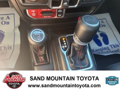 Used 2023 Jeep Wrangler Rubicon image 21