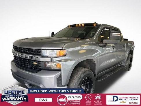 Used 2020 Chevrolet Silverado 1500 Custom w/ Custom Value Package AWD/4WD image 4