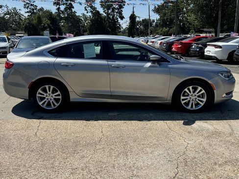 Used 2015 Chrysler 200 Limited image 4