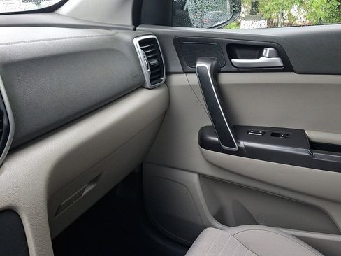 Used 2018 Kia Sportage LX AWD/4WD image 31