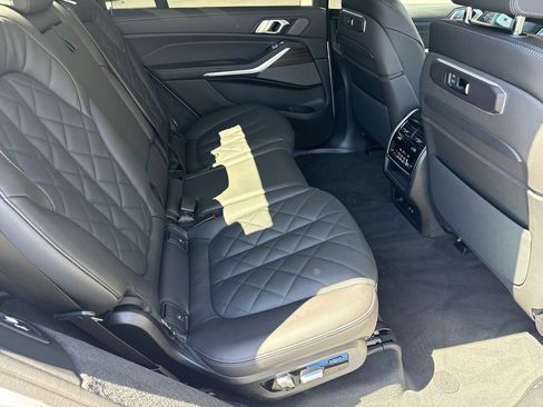 New 2026 BMW X7 xDrive40i AWD/4WD image 16