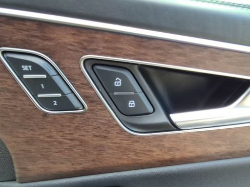 Used 2023 Audi Q8 Prestige w/ Prestige Package AWD/4WD image 22