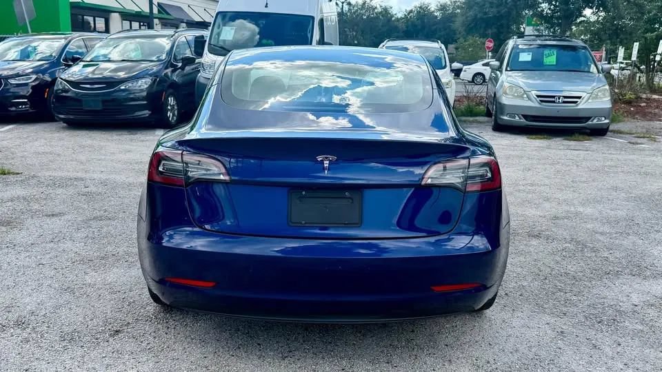 Used 2022 Tesla Model 3 RWD image 4