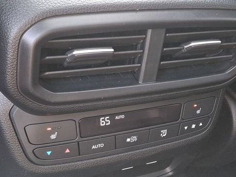 Used 2023 Honda Pilot Elite image 11