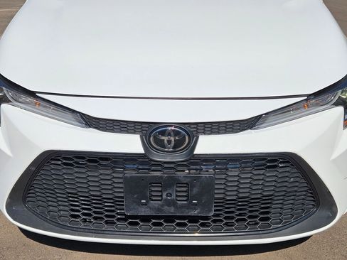 Used 2022 Toyota Corolla LE FWD image 9