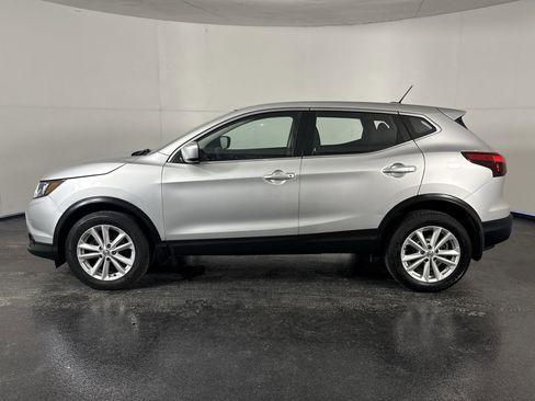 Used 2017 Nissan Rogue Sport S w/ S Appearance Package image 7