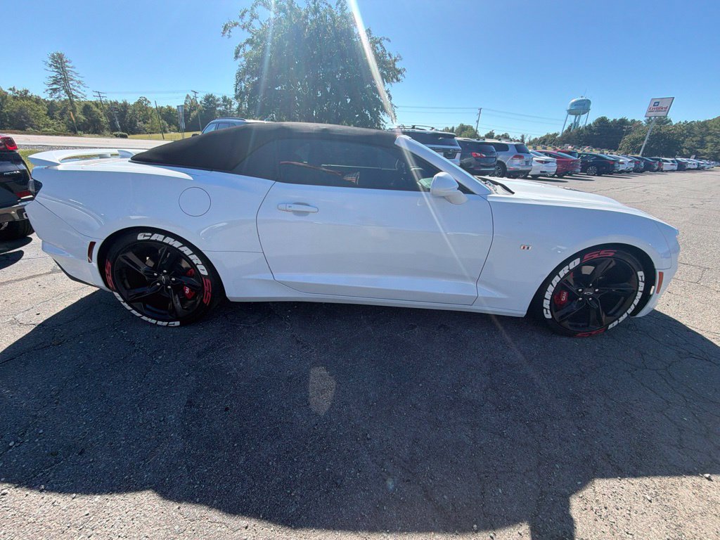 Used 2020 Chevrolet Camaro SS RWD image 3