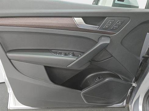 Used 2023 Audi Q5 2.0T Premium w/ Convenience Package image 26