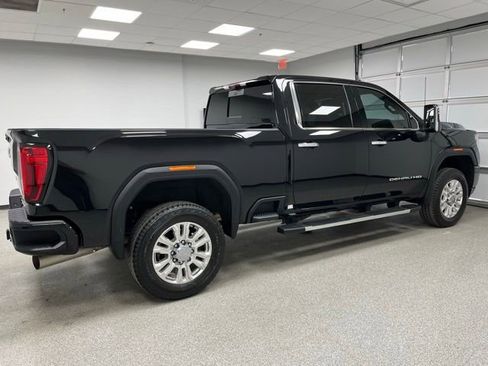 Used 2022 GMC Sierra 3500 Denali w/ Denali Ultimate Package AWD/4WD image 11