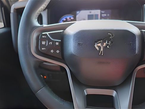 Used 2022 Ford Bronco Outer Banks image 17