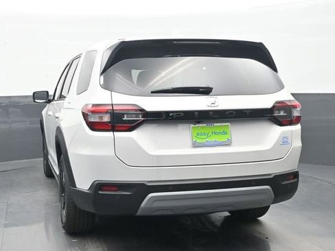 Certified 2025 Honda Pilot EX-L image 6