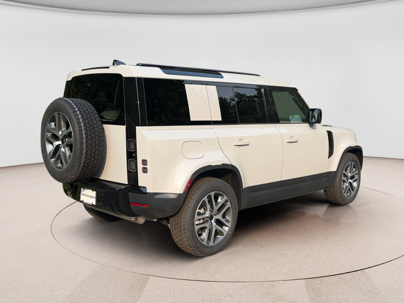 New 2026 Land Rover Defender 110 S AWD/4WD image 5