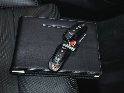 Used 2025 Porsche Macan 4 Electric image 65