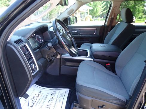 Used 2021 RAM 1500 4x4 Crew Cab Classic SLT w/ Luxury Group image 12