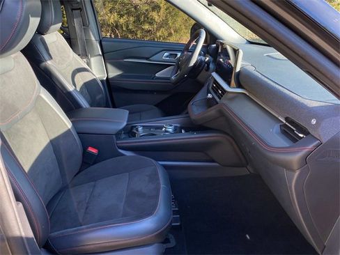 Used 2025 Ford Explorer ST image 37