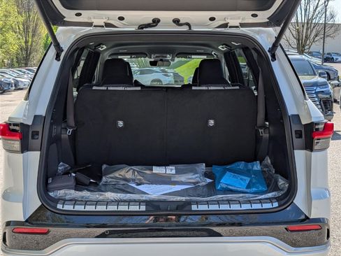 New 2026 Lexus TX 500h AWD image 11