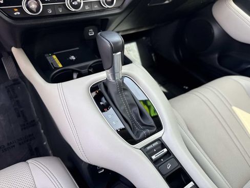 Certified 2024 Honda HR-V EX-L image 27