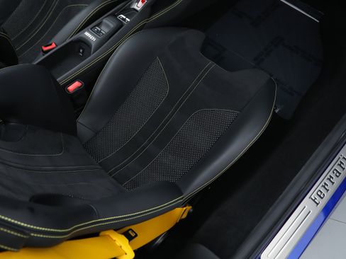Certified 2022 Ferrari F8 Tributo RWD image 27