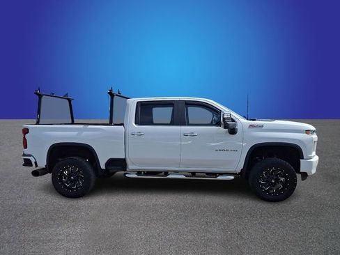 Used 2022 Chevrolet Silverado 2500 LT w/ Z71 Chrome Sport Edition image 4