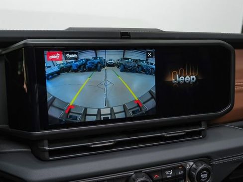 Used 2024 Jeep Wrangler Unlimited Rubicon w/ Technology Group image 67