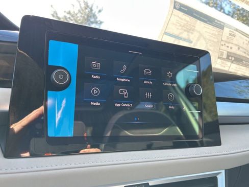 New 2026 Volkswagen Taos SE FWD image 33