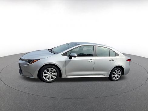 Used 2025 Toyota Corolla LE image 8