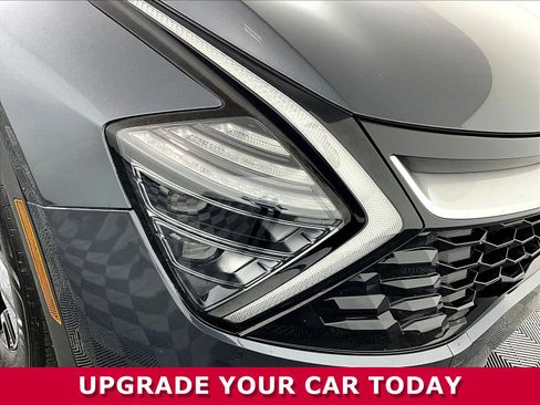 Used 2025 Kia Sportage EX FWD image 31