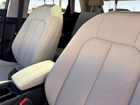 Certified 2025 Audi Q3 2.0T Premium AWD/4WD image 21